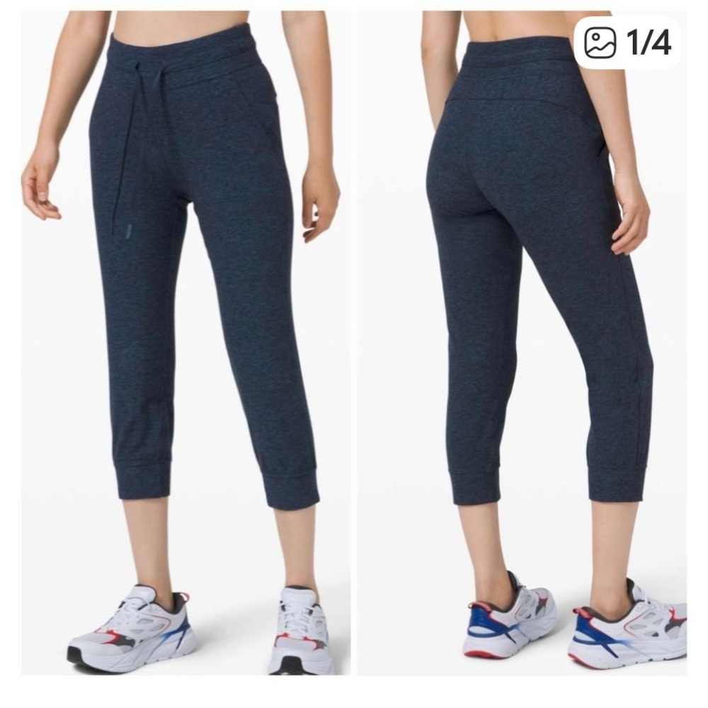 Lululemon Ready to Rulu Jogger Crop in Heathered True Navy / Black